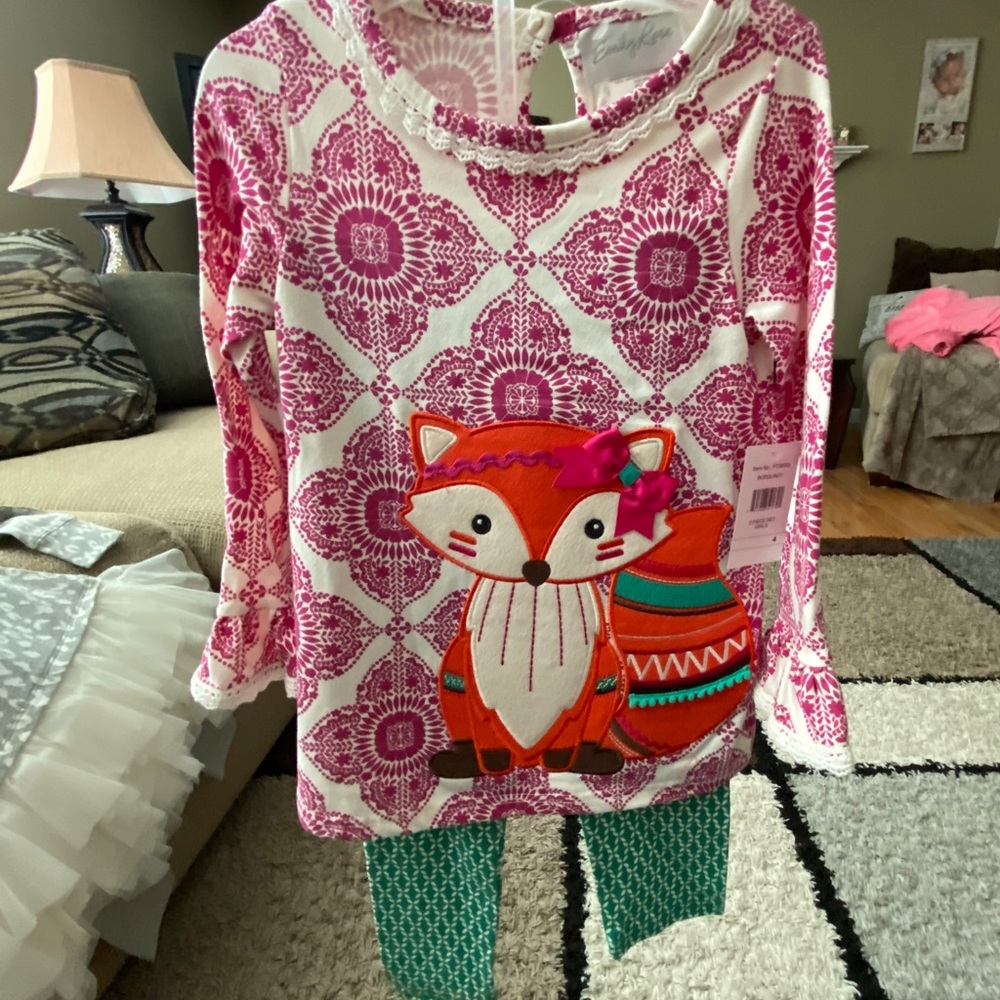 💋4/$40-Two Piece Outfit